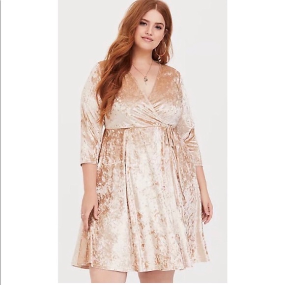 torrid Dresses & Skirts - Torrid Champagne Velvet Wrap Dress Size 1X